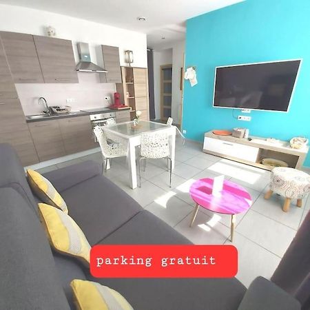 Gite Rdc 42M2 400 M Centre Ville 200 M Gare Tgv Parking Gratuit 250 Places Face Au Logement Arras Exterior foto