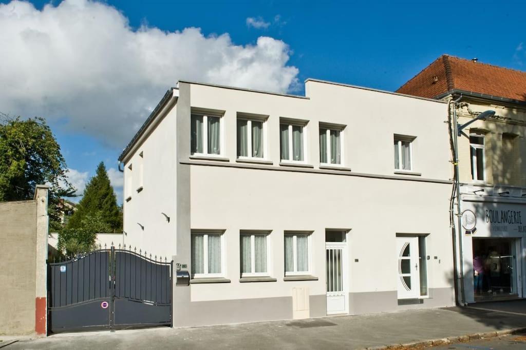 Gite Rdc 42M2 400 M Centre Ville 200 M Gare Tgv Parking Gratuit 250 Places Face Au Logement Arras Exterior foto