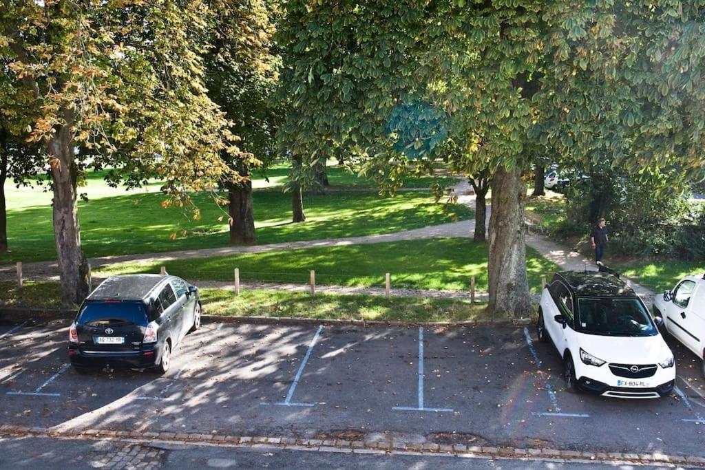 Gite Rdc 42M2 400 M Centre Ville 200 M Gare Tgv Parking Gratuit 250 Places Face Au Logement Arras Exterior foto